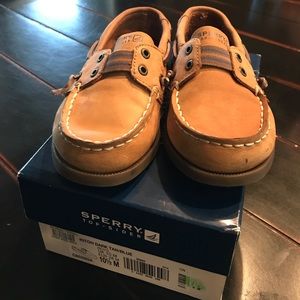 Like new little boy sperry Lexington slip ons
